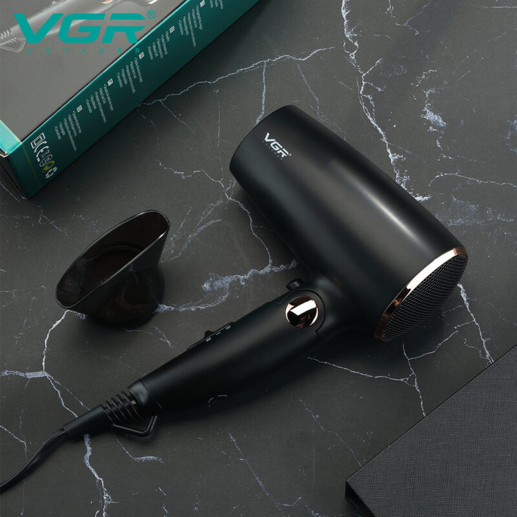 سشوار مسافرتی وی جی آر مدل V-439