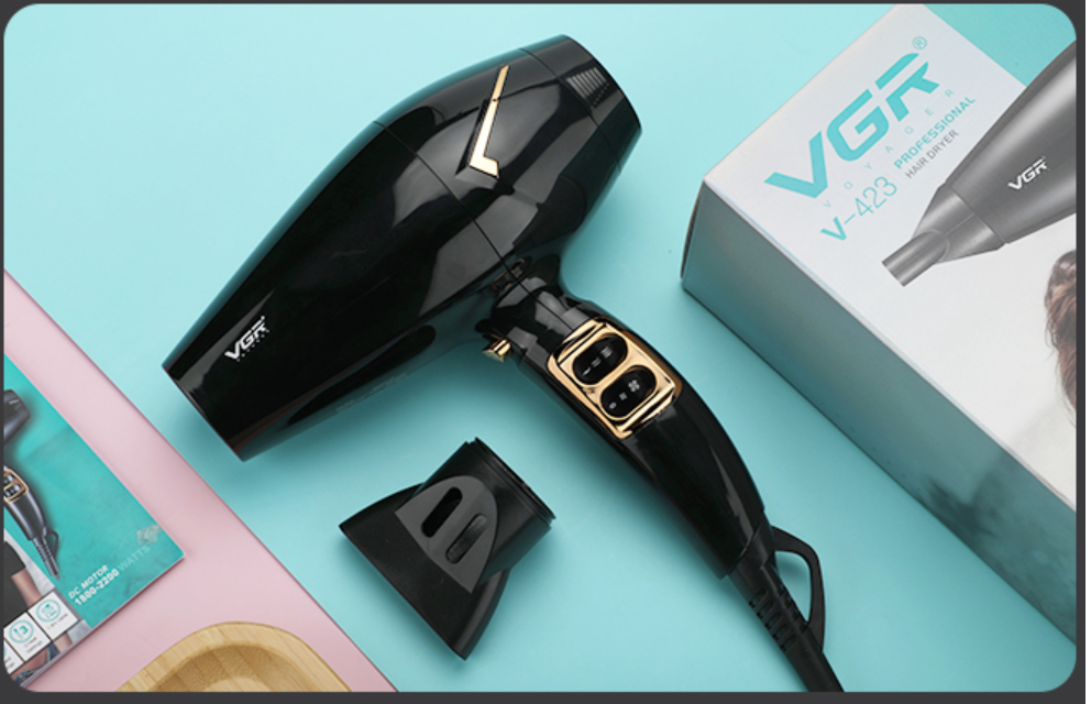 سشوار وی جی آر مدل V-423 با باد سرد و متمرکز کننده